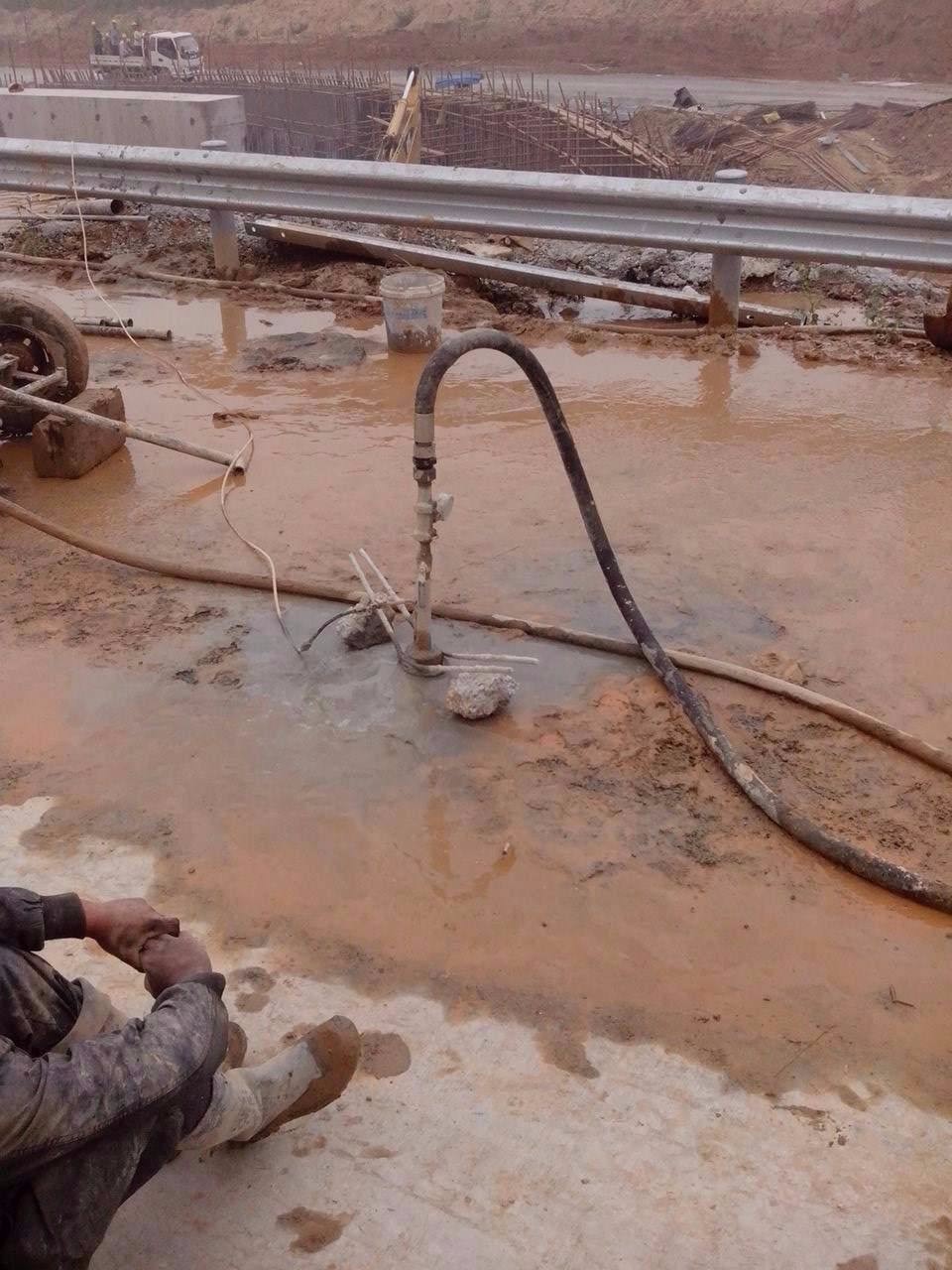 五峰路基压密注浆